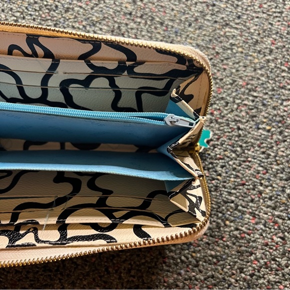 Black & White Cream Swirl Circle Blob Pattern Design Clutch Wallet Accessory - Picture 13 of 16